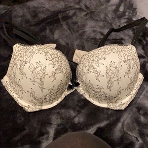 Victoria’s Secret Very Sexy Lace Push-up 38C